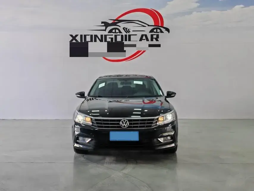 2017 VOLKSWAGEN PASSAT thumbnail 2