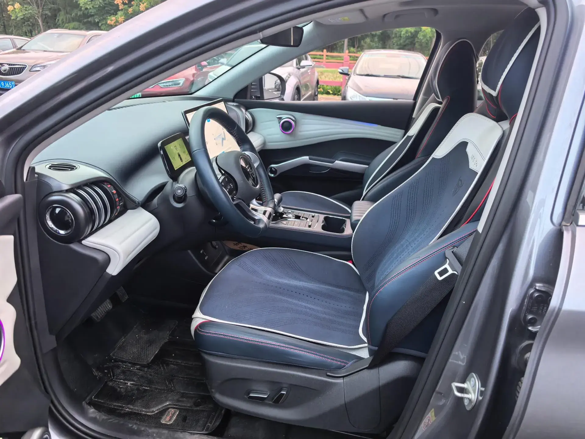 2022 BYD YUAN thumbnail 2