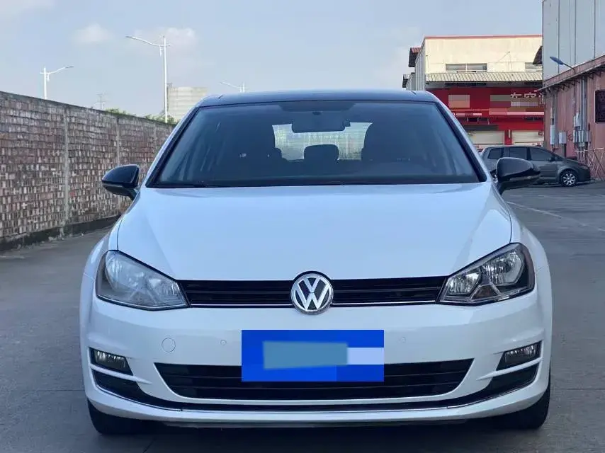 2017 VOLKSWAGEN GOLF thumbnail 2