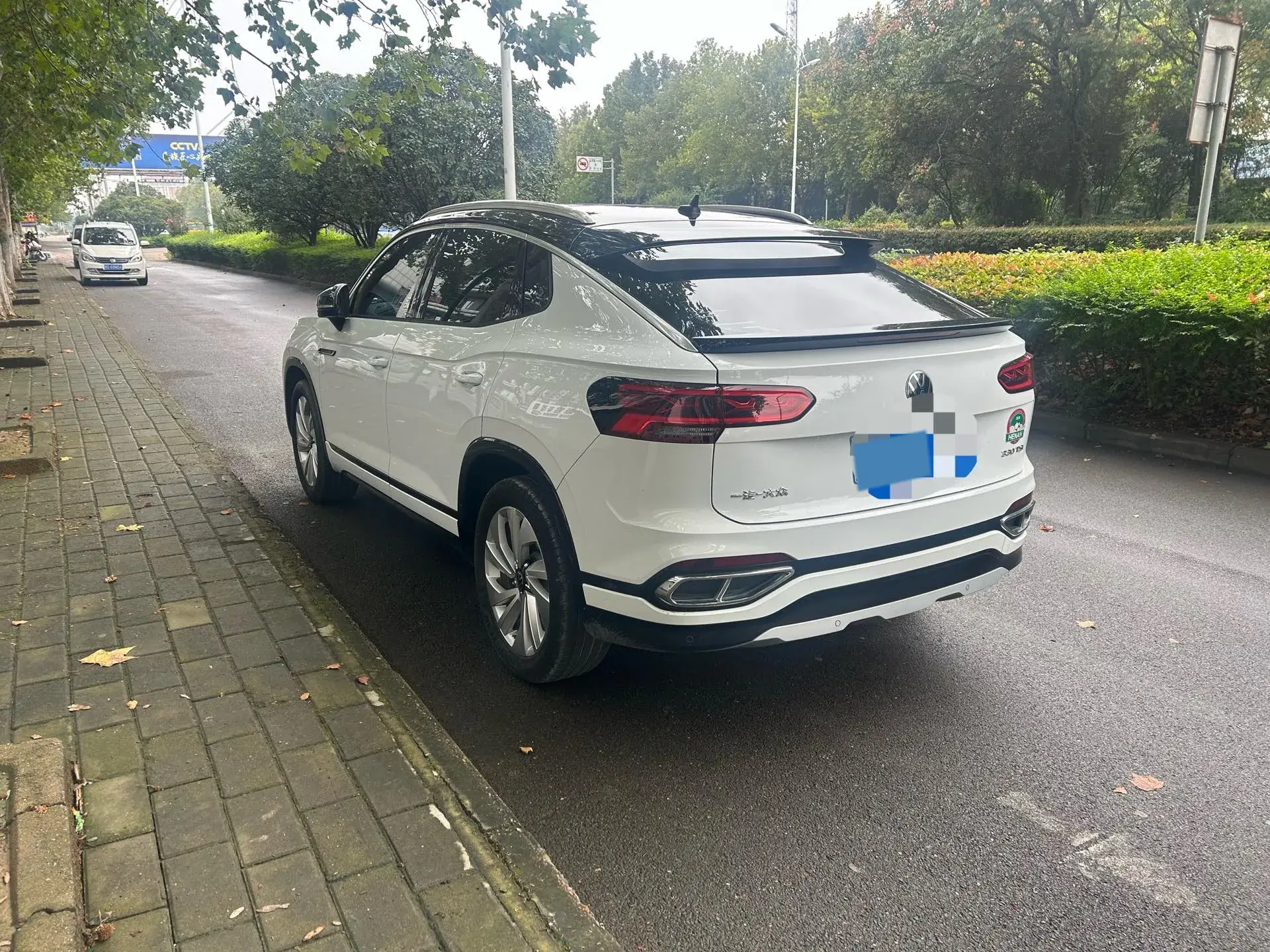 2020 VOLKSWAGEN TAYRON thumbnail 3