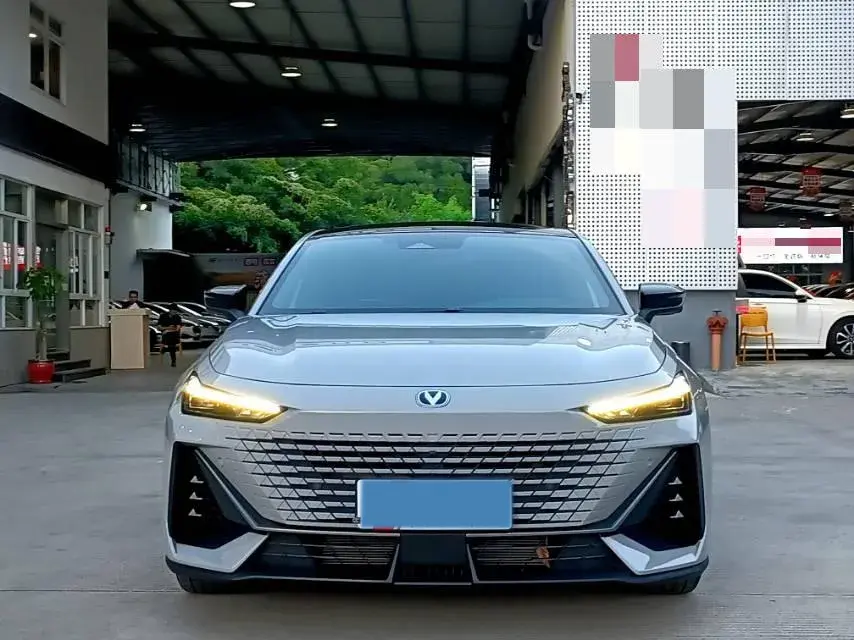 2023 CHANGAN UNI-V thumbnail 2