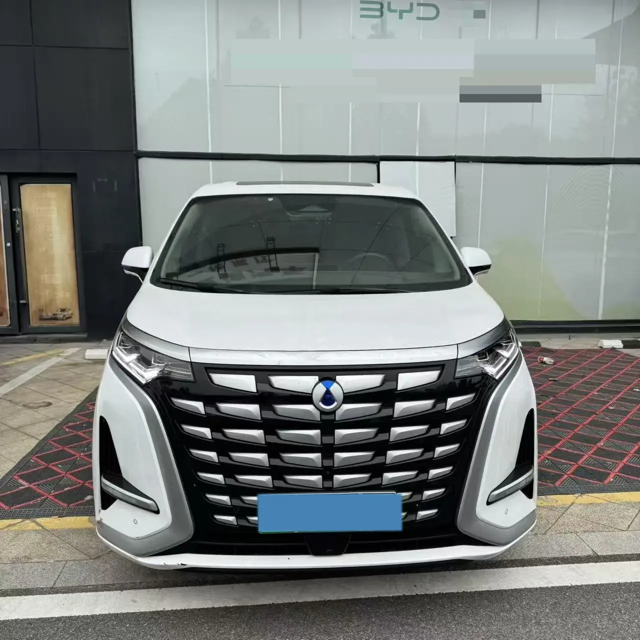 2022 DENZA D9 thumbnail 2