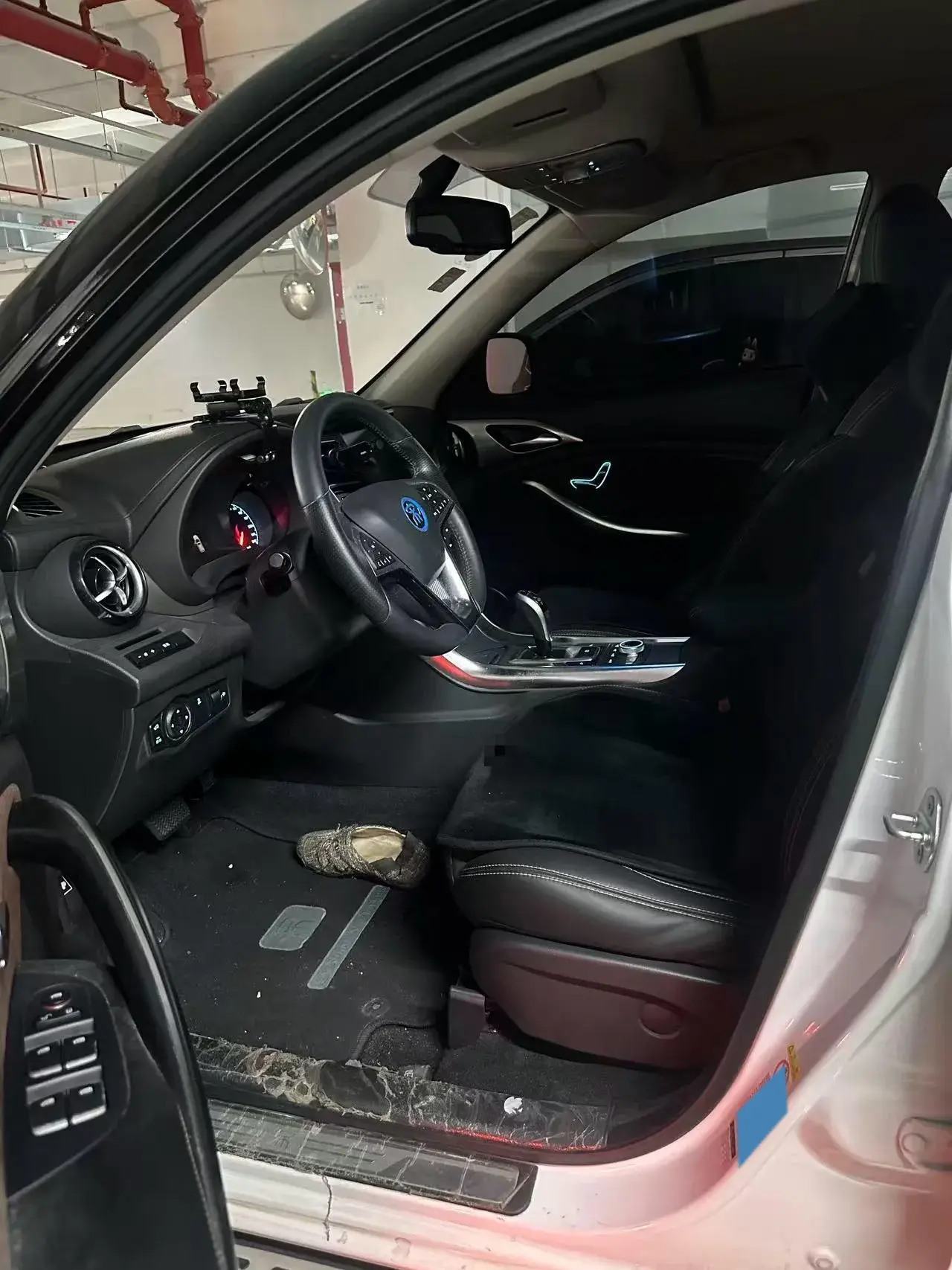 2017 BYD SONG thumbnail 4