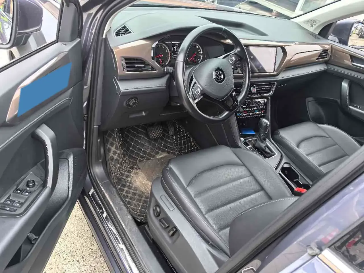 2021 VOLKSWAGEN THARU thumbnail 4