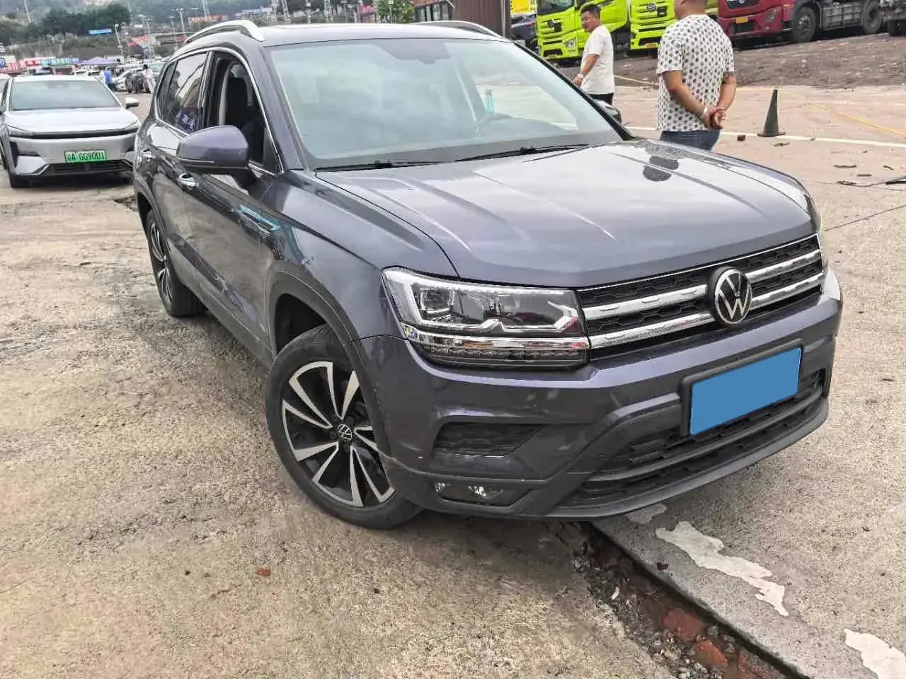 2021 VOLKSWAGEN THARU thumbnail 3