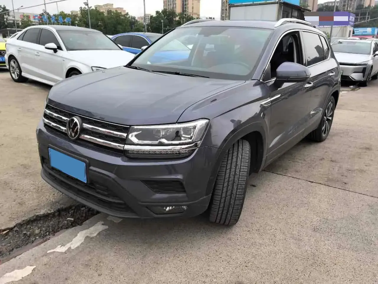 2021 VOLKSWAGEN THARU view 1