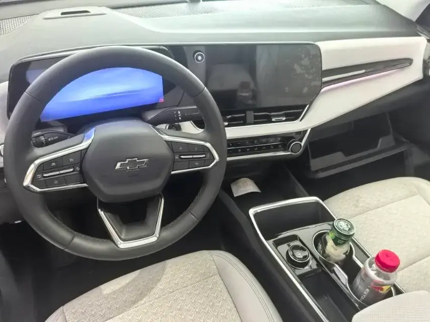 2024 CHEVROLET EQUINOXPLUS thumbnail 3