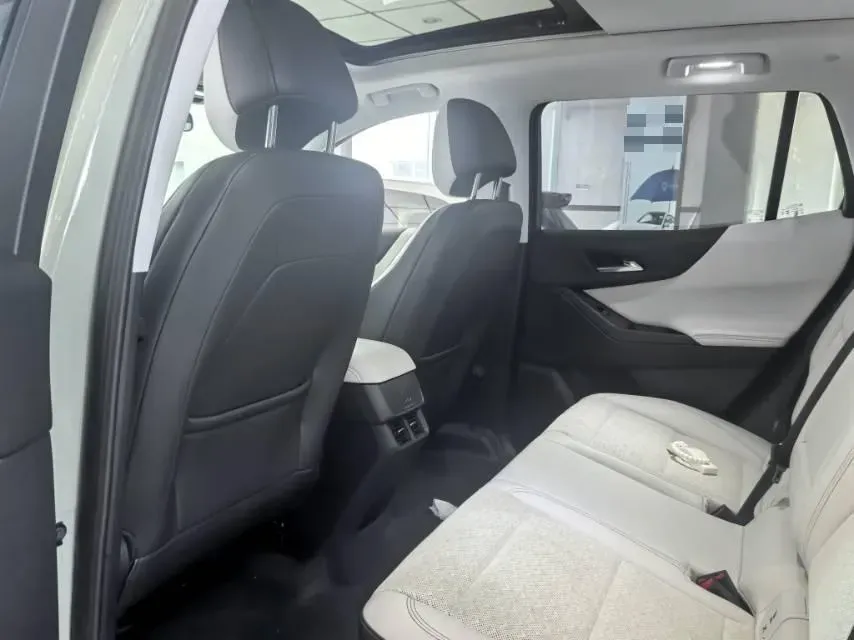 2024 Chevrolet EquinoxPlus 1.5T 180HP L4 2DHT PHEV 24.4KWH,autocango,china used car exporter,china ev exporter,chinese used car exporter,chinese used ev exporter