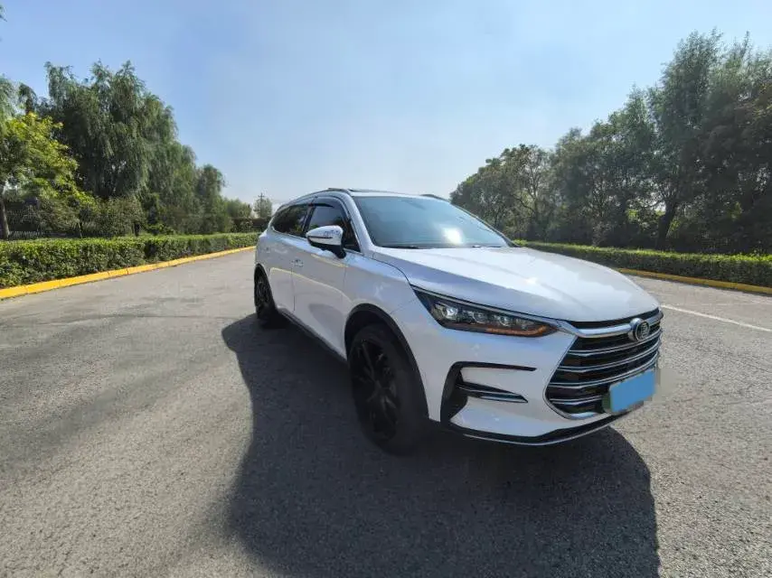 2021 BYD TANG thumbnail 4
