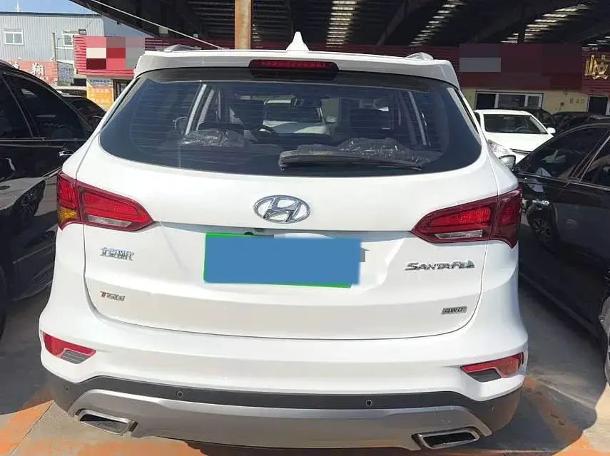 2017 HYUNDAI SANTAFE thumbnail 4