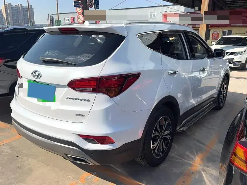 2017 HYUNDAI SANTAFE thumbnail 3