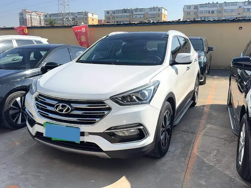 2017 HYUNDAI SANTAFE view 1