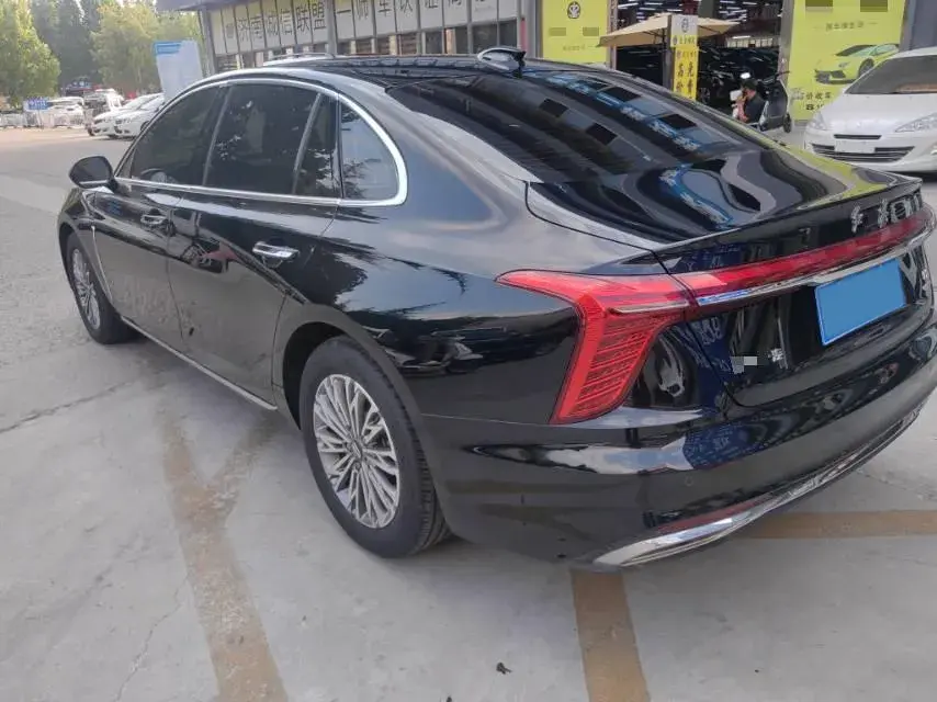 2023 HONGQI H5 thumbnail 3