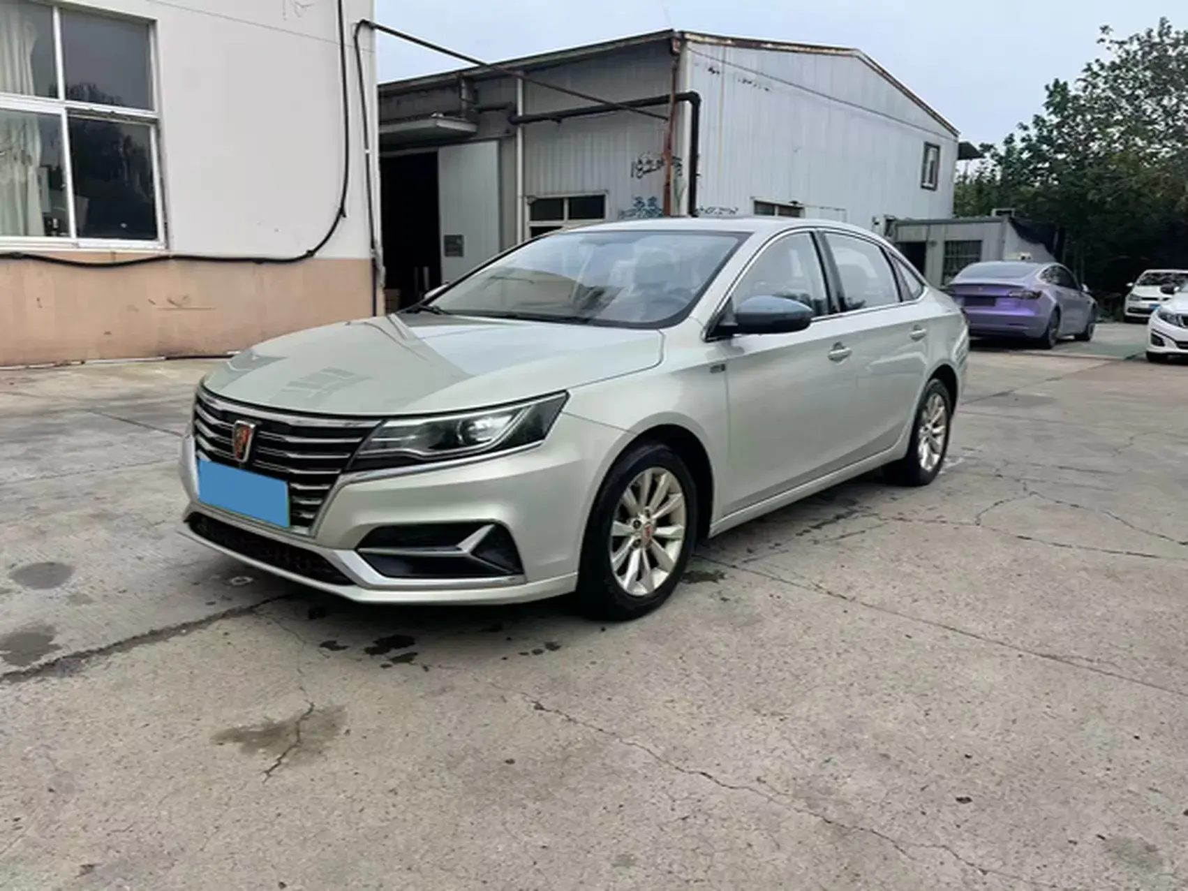 2017 ROEWE I6 view 1