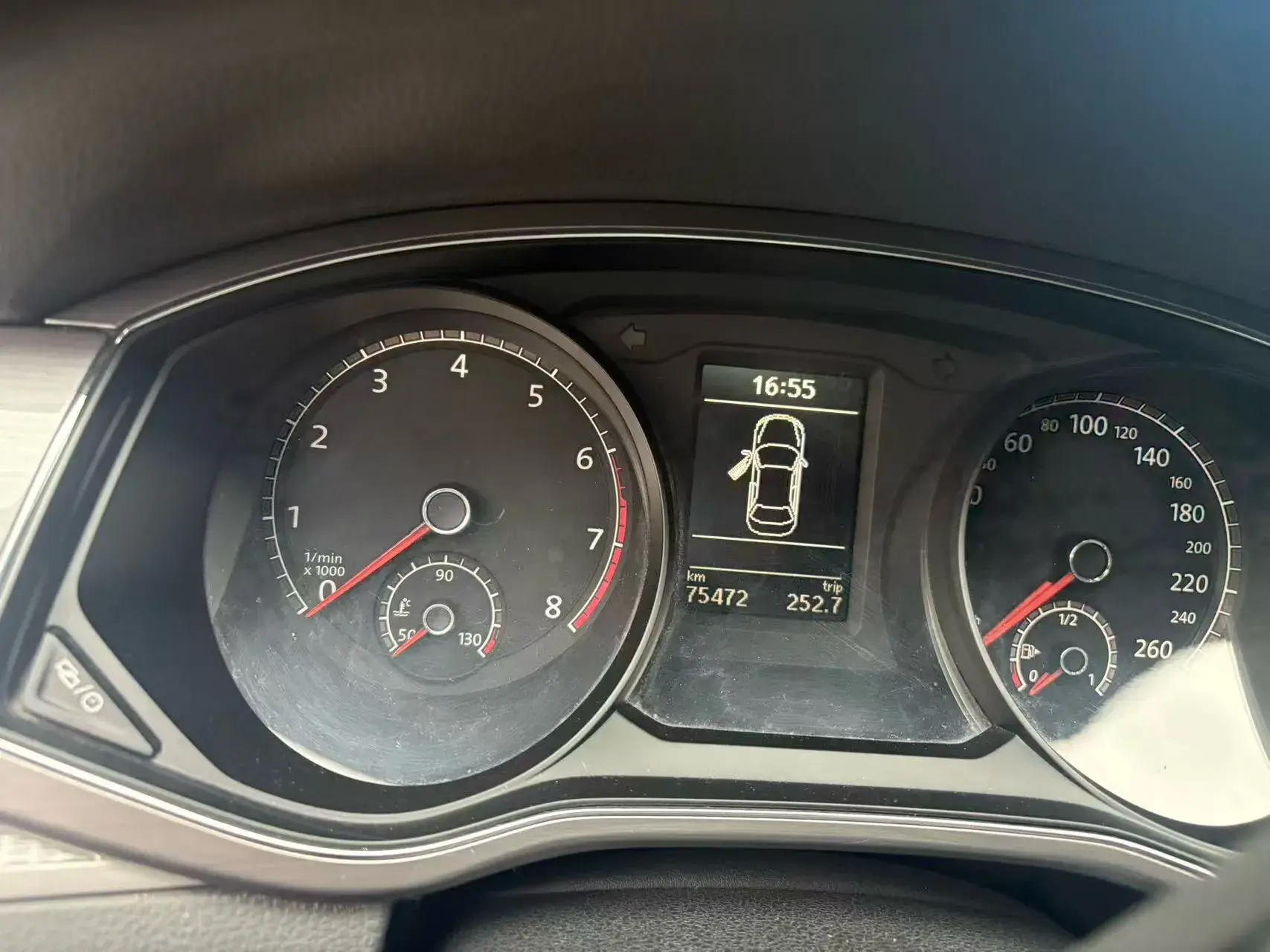 2017 VOLKSWAGEN PASSAT thumbnail 4