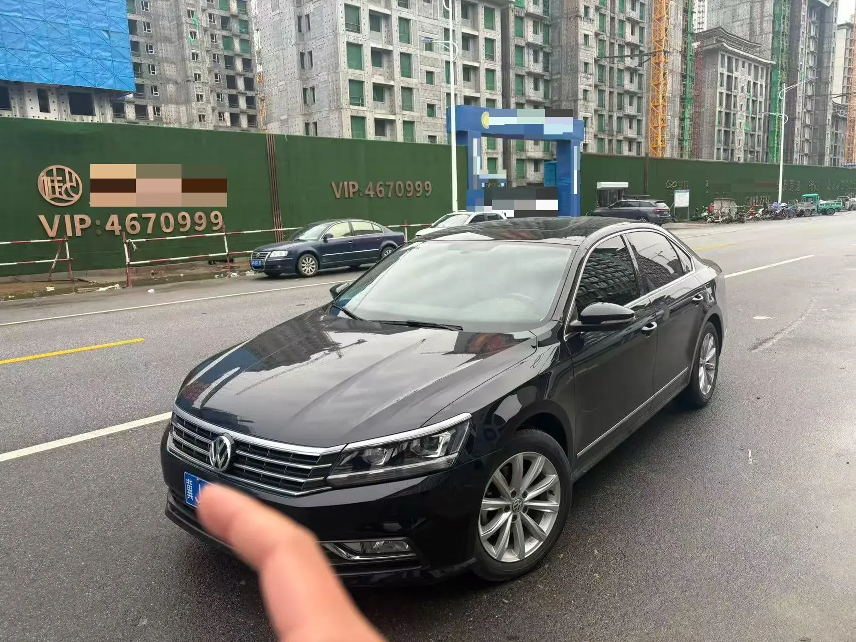 2017 VOLKSWAGEN PASSAT view 1
