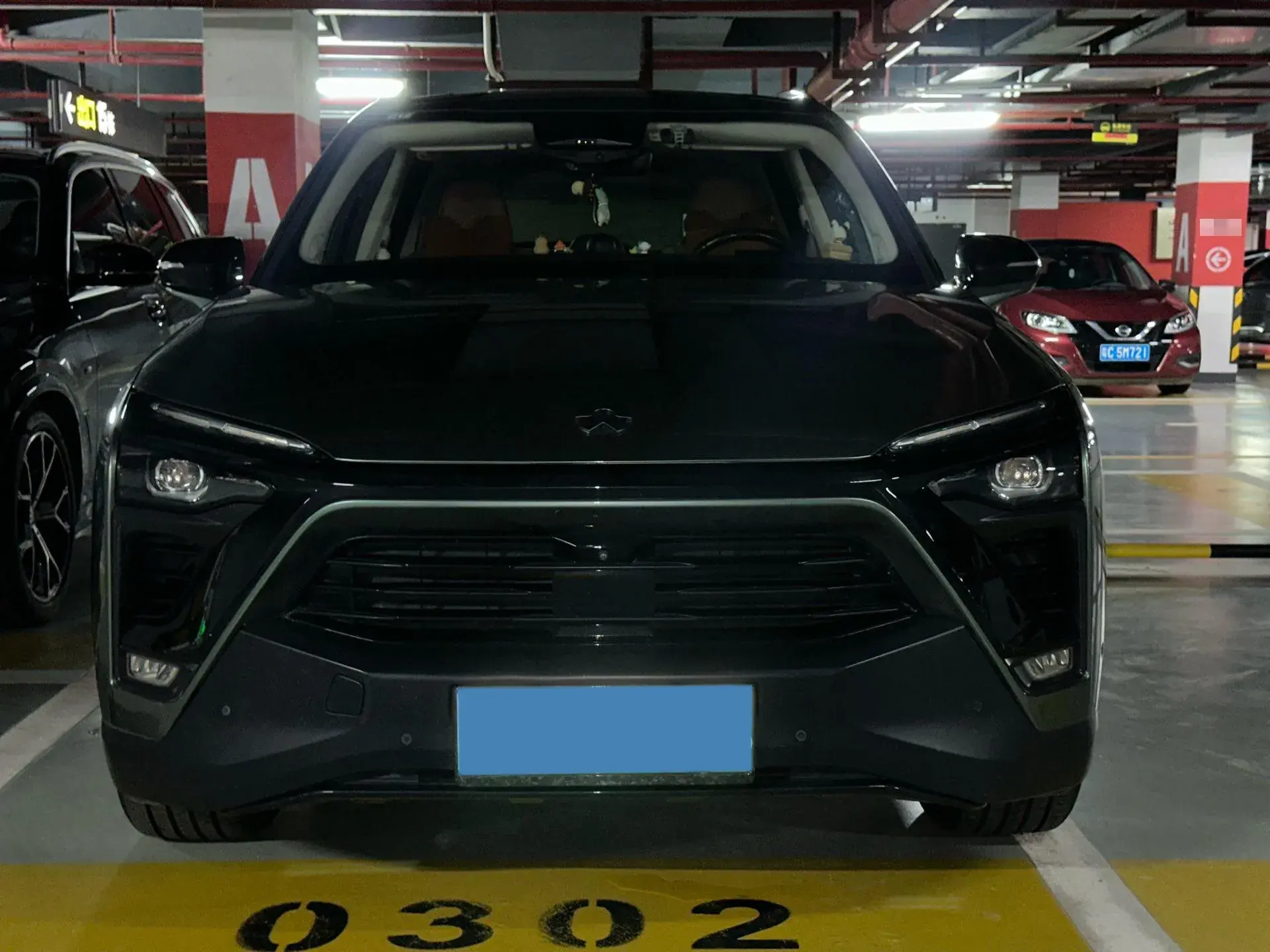 2018 NIO ES8 thumbnail 2