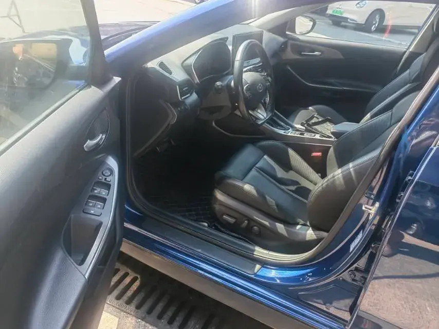 2019 HYUNDAI LA thumbnail 3