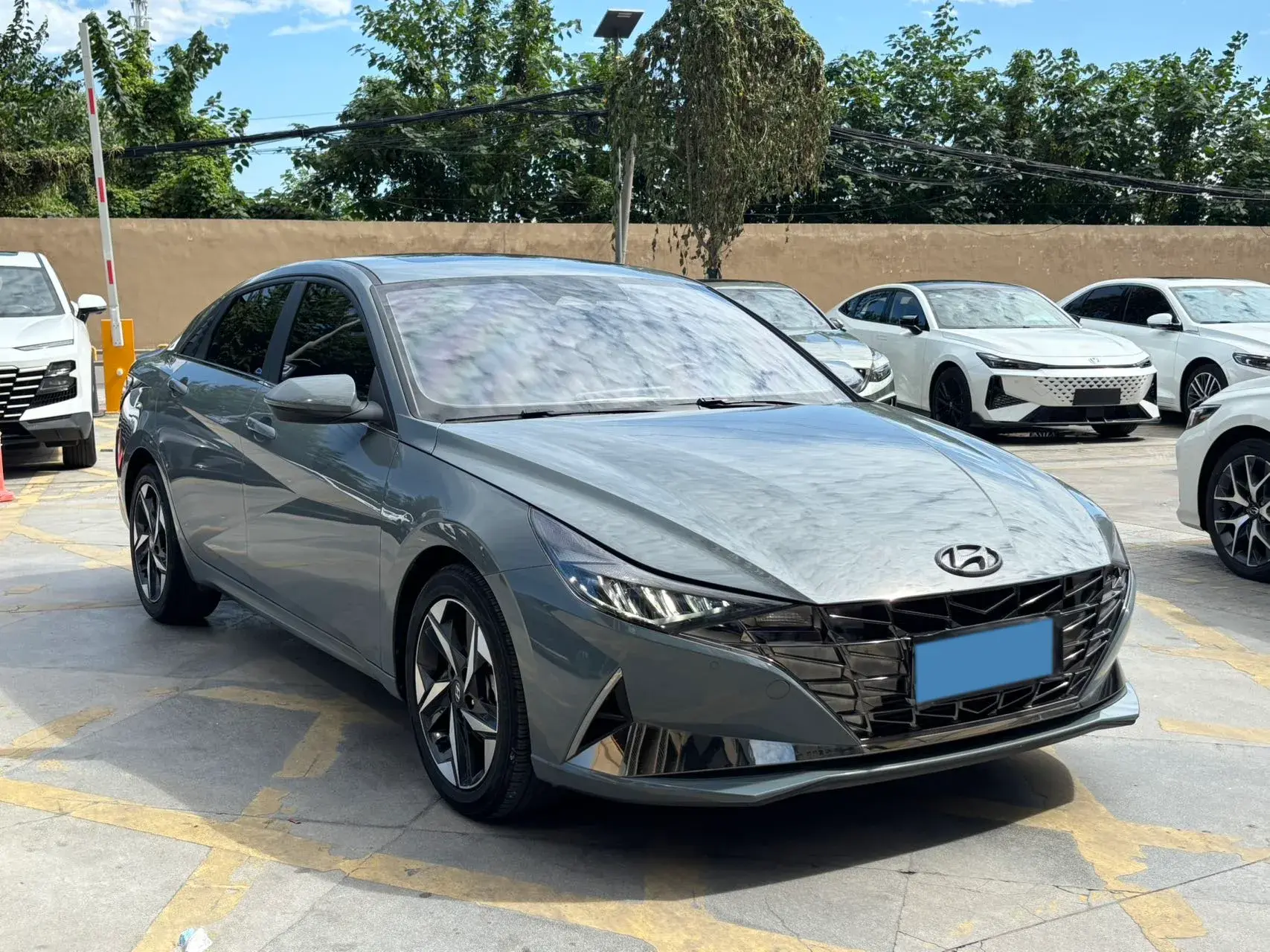 2022 HYUNDAI ELANTRA thumbnail 3