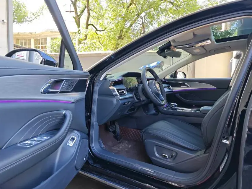 2024 HONGQI H5 thumbnail 4