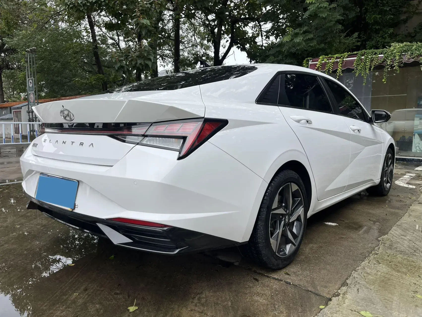 2022 HYUNDAI ELANTRA thumbnail 4