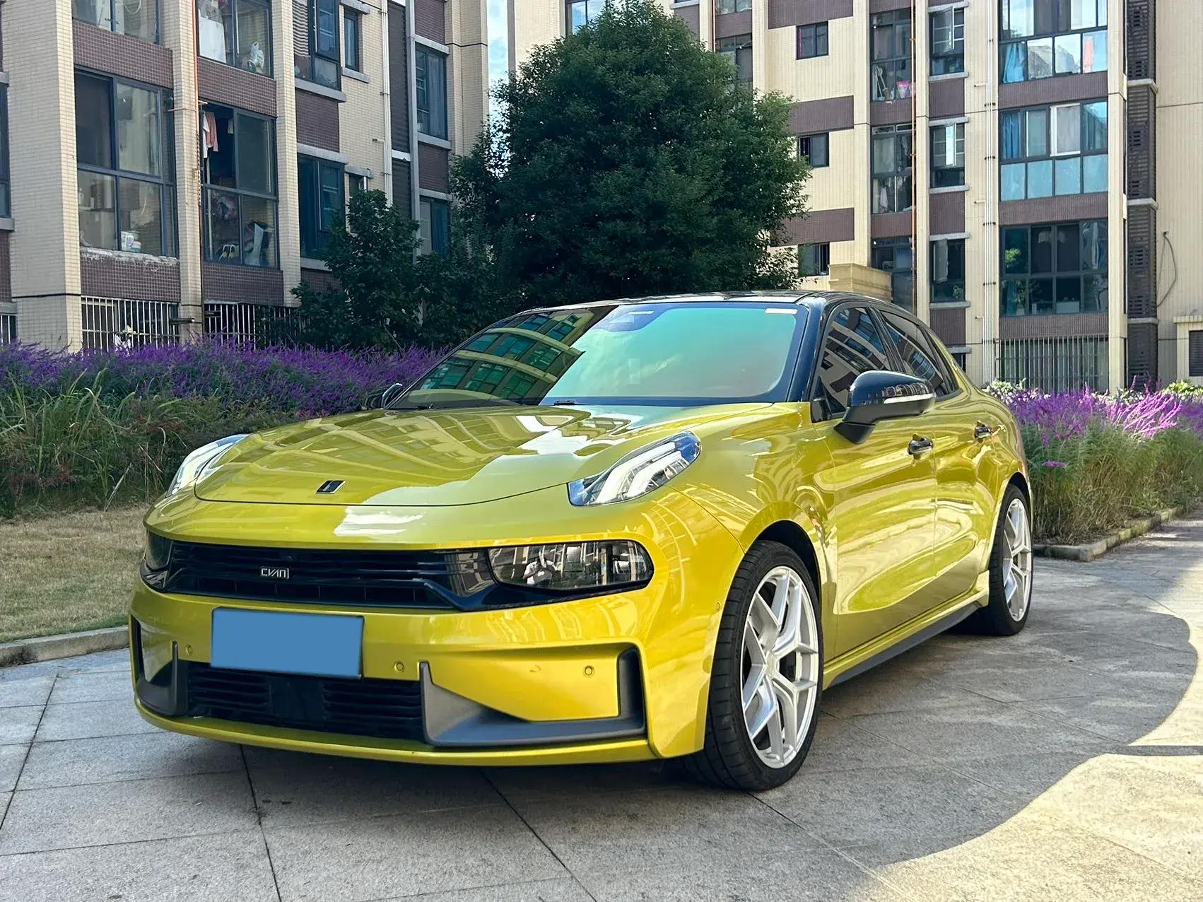 2021 LYNK&CO 03 view 1