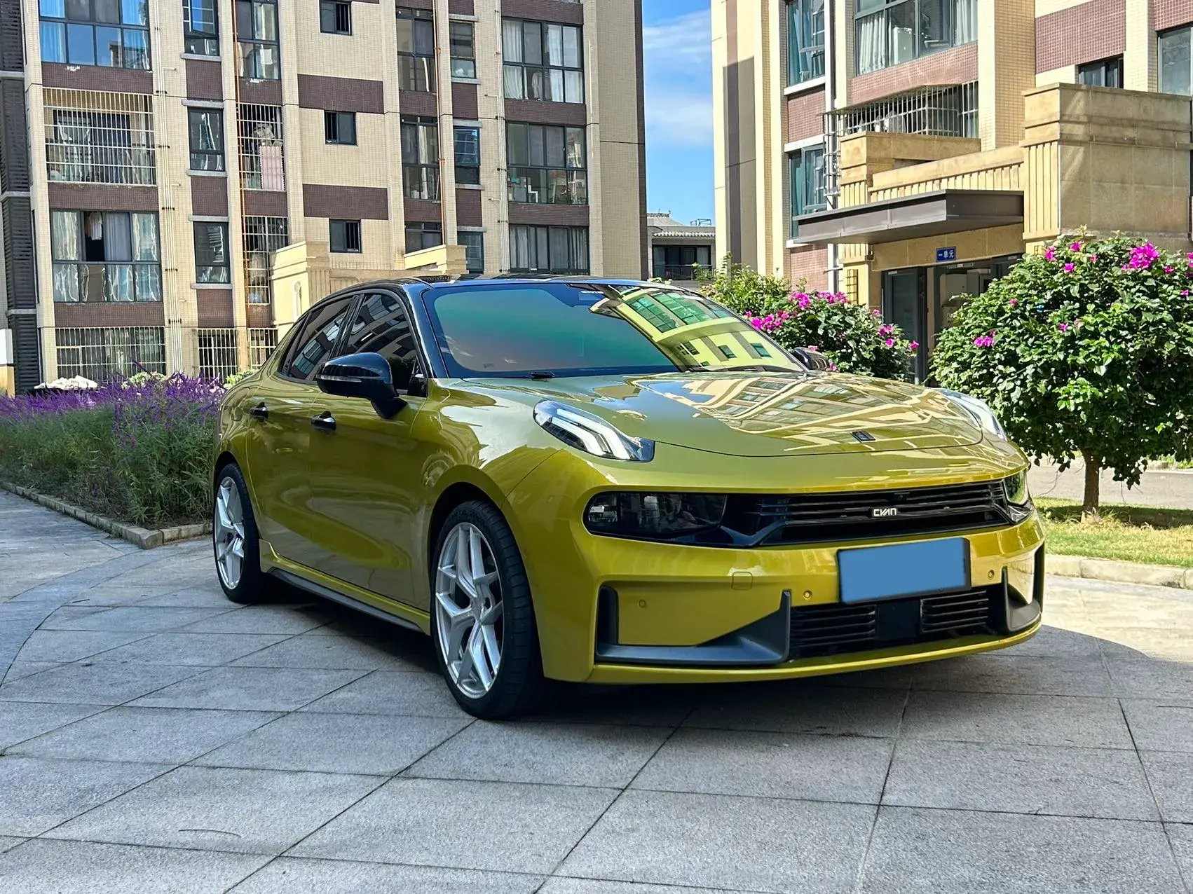 2021 LYNK&CO 03 thumbnail 3