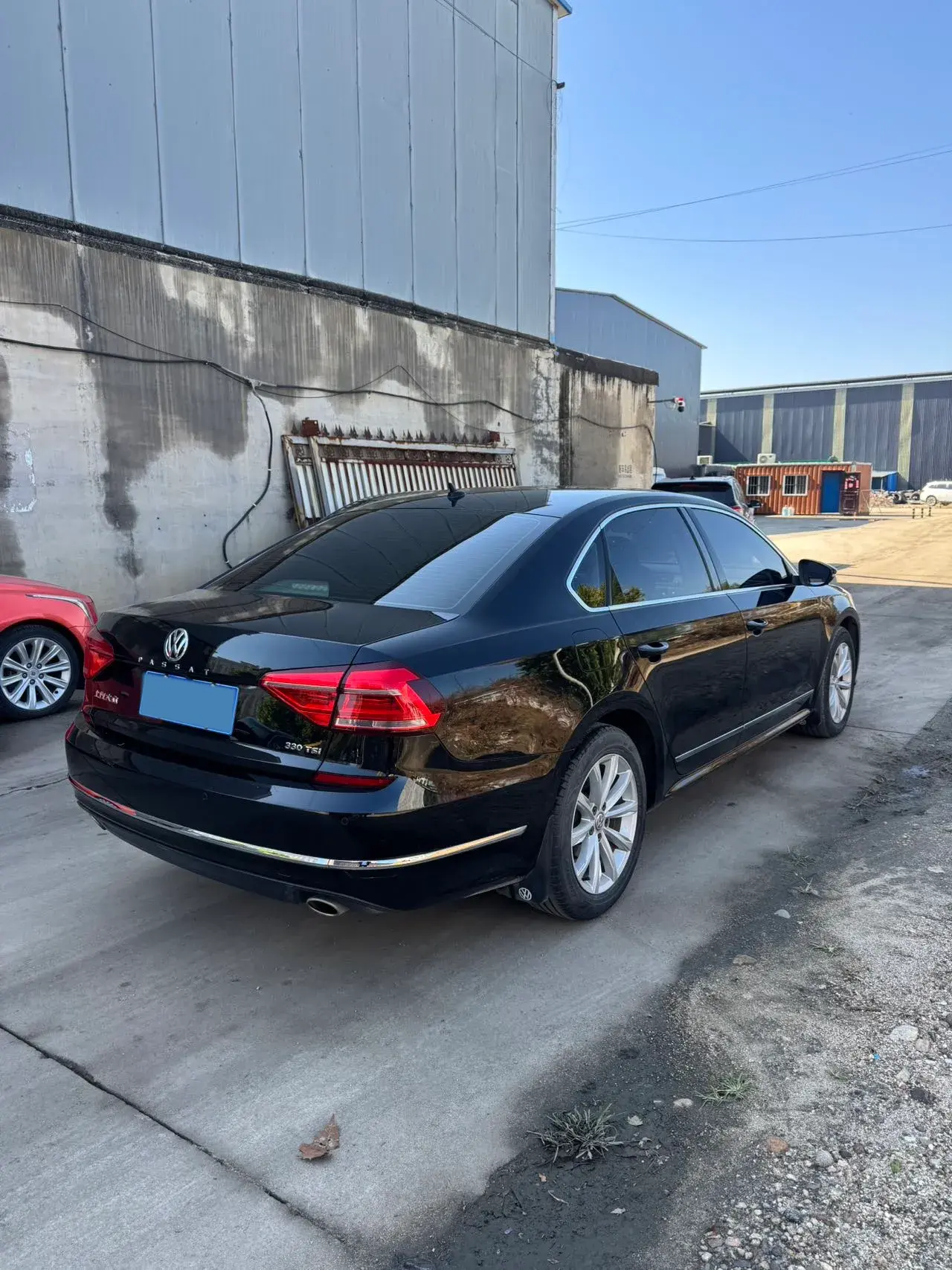 2017 VOLKSWAGEN PASSAT thumbnail 3