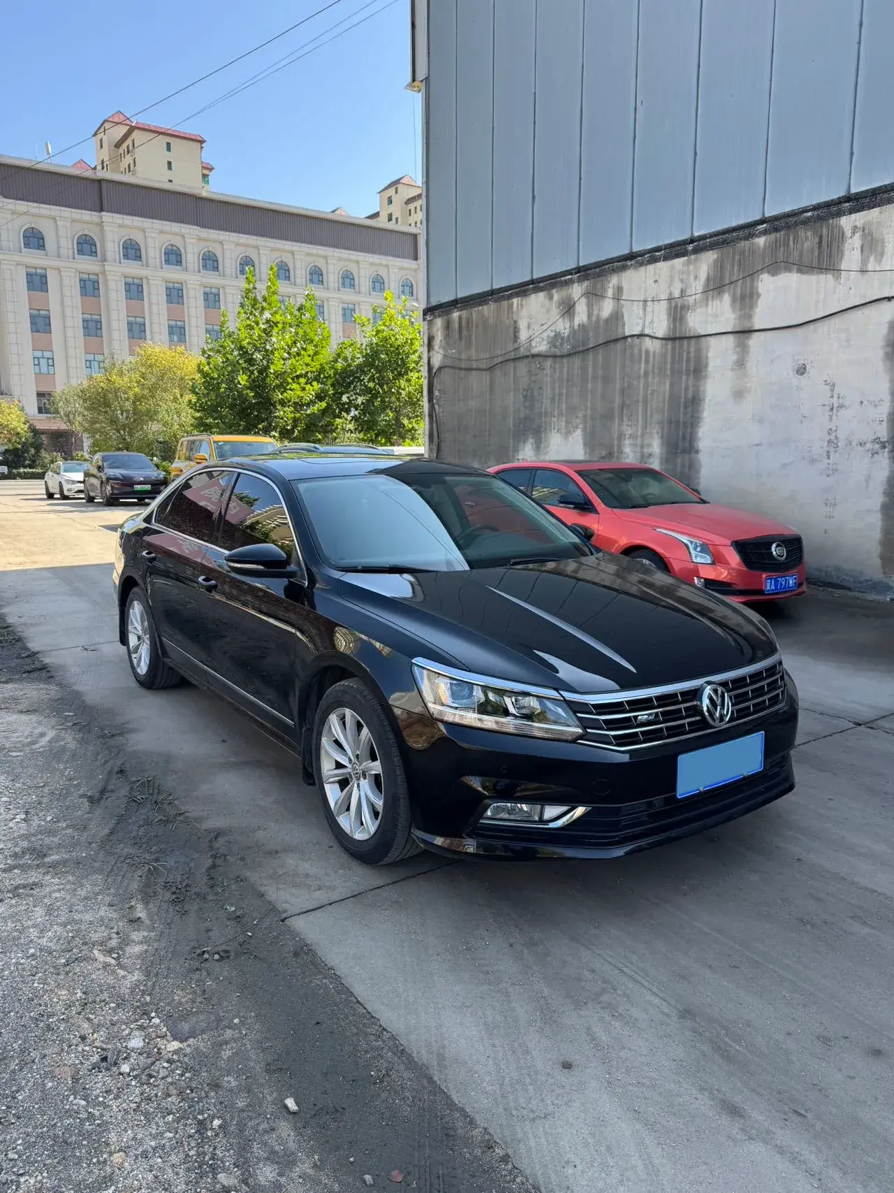 2017 VOLKSWAGEN PASSAT thumbnail 2