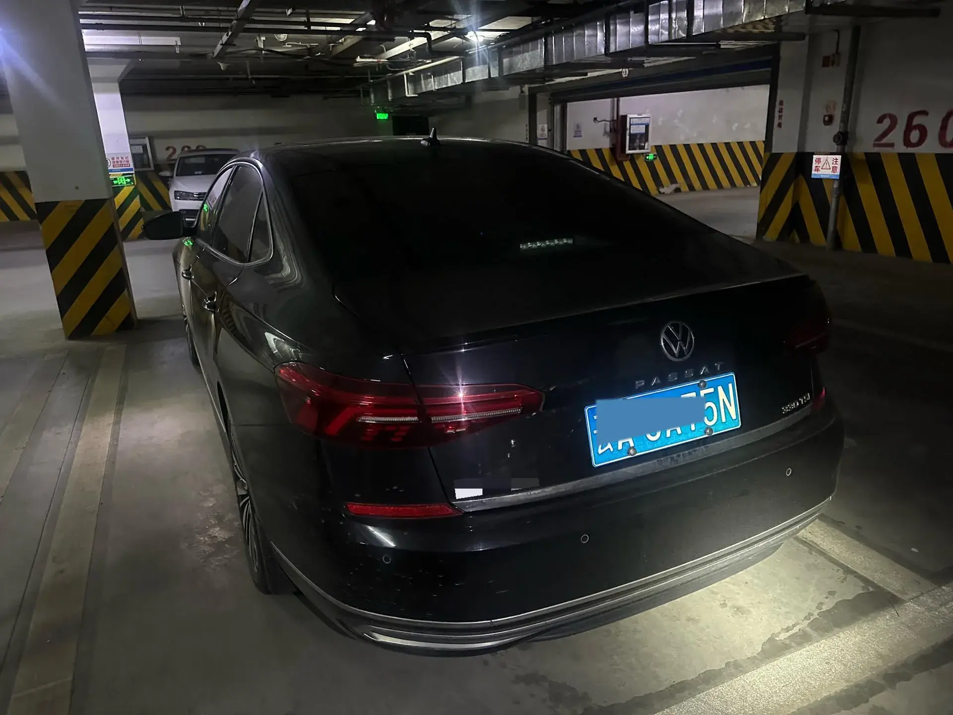 2021 VOLKSWAGEN PASSAT thumbnail 3