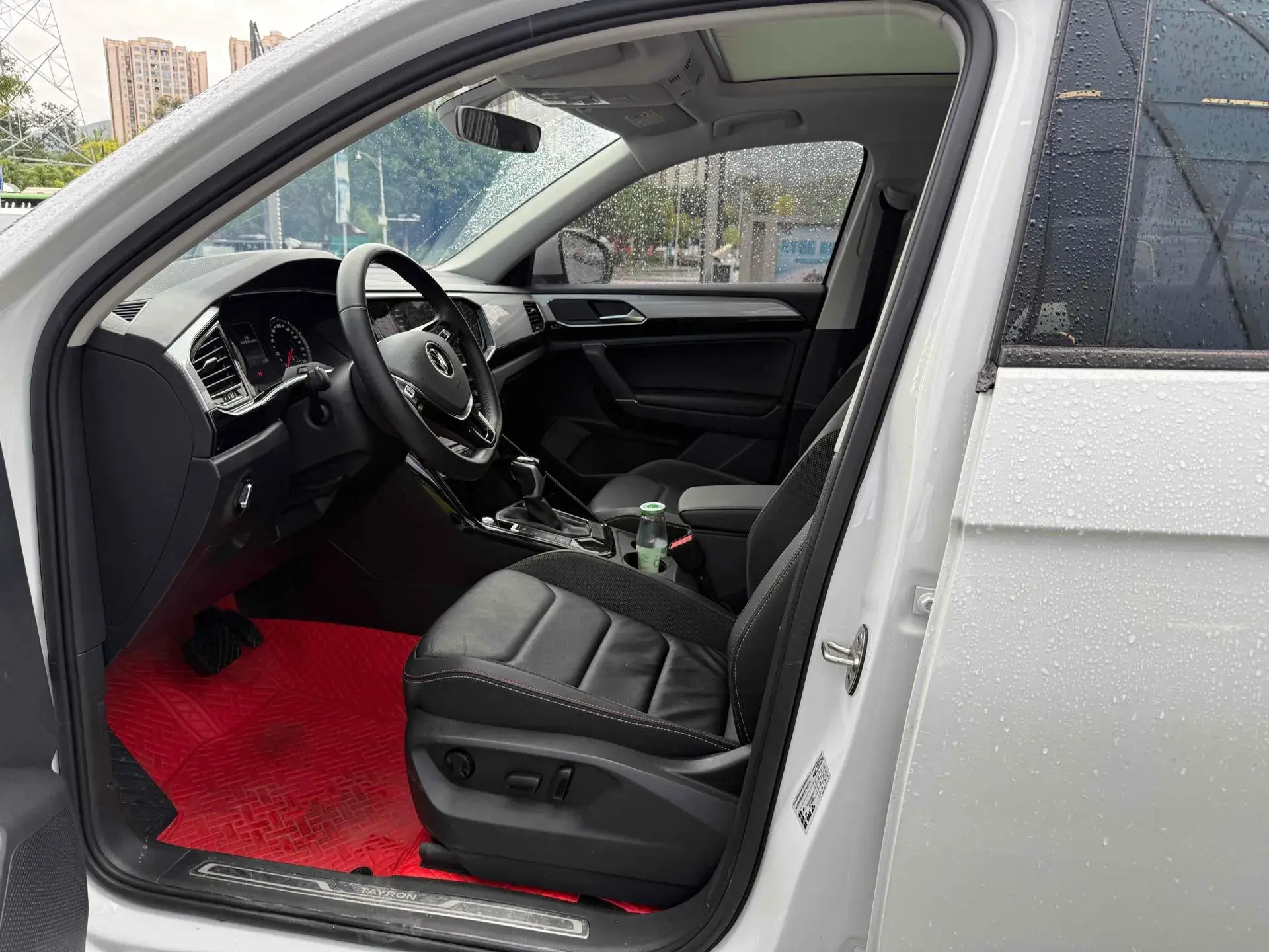 2021 VOLKSWAGEN TAYRON thumbnail 4