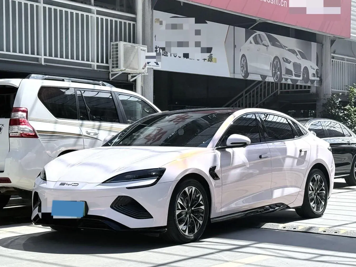 2022 BYD SEAL view 1