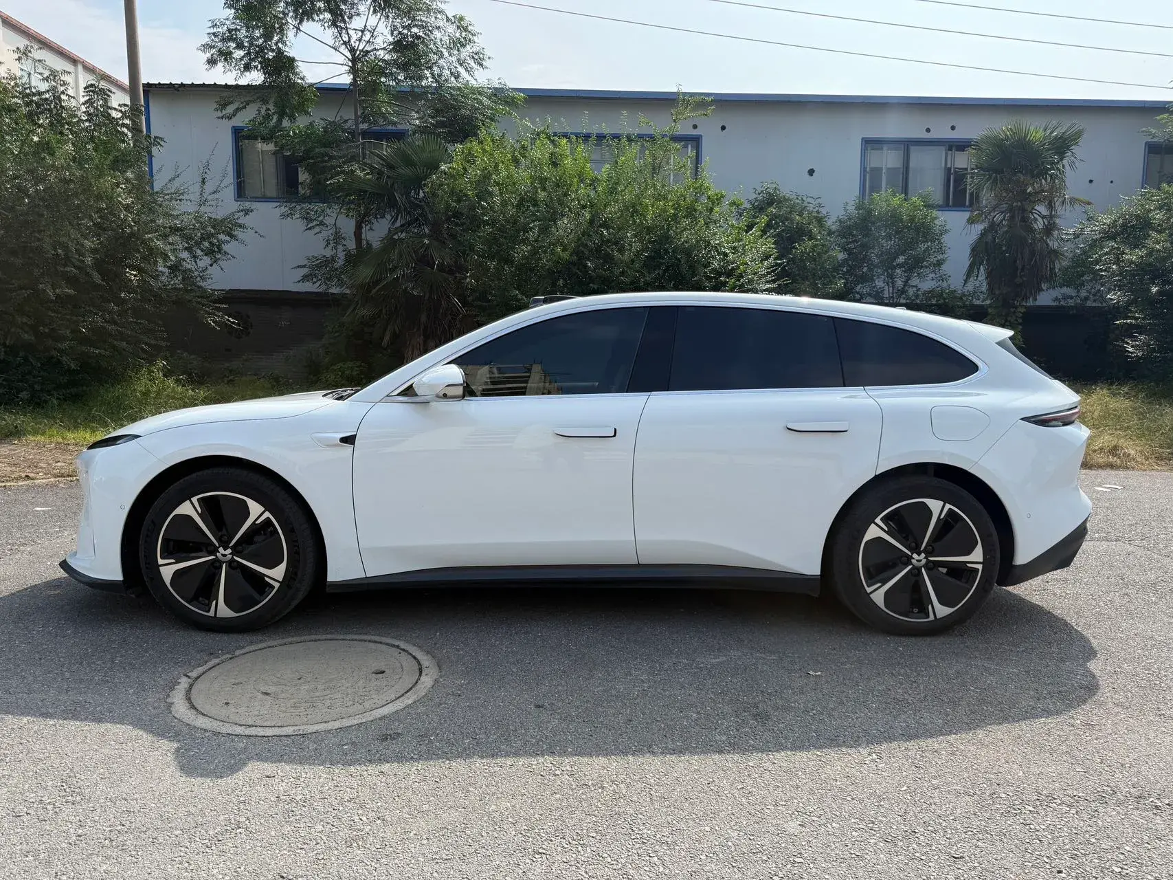 2023 NIO ET5T thumbnail 3