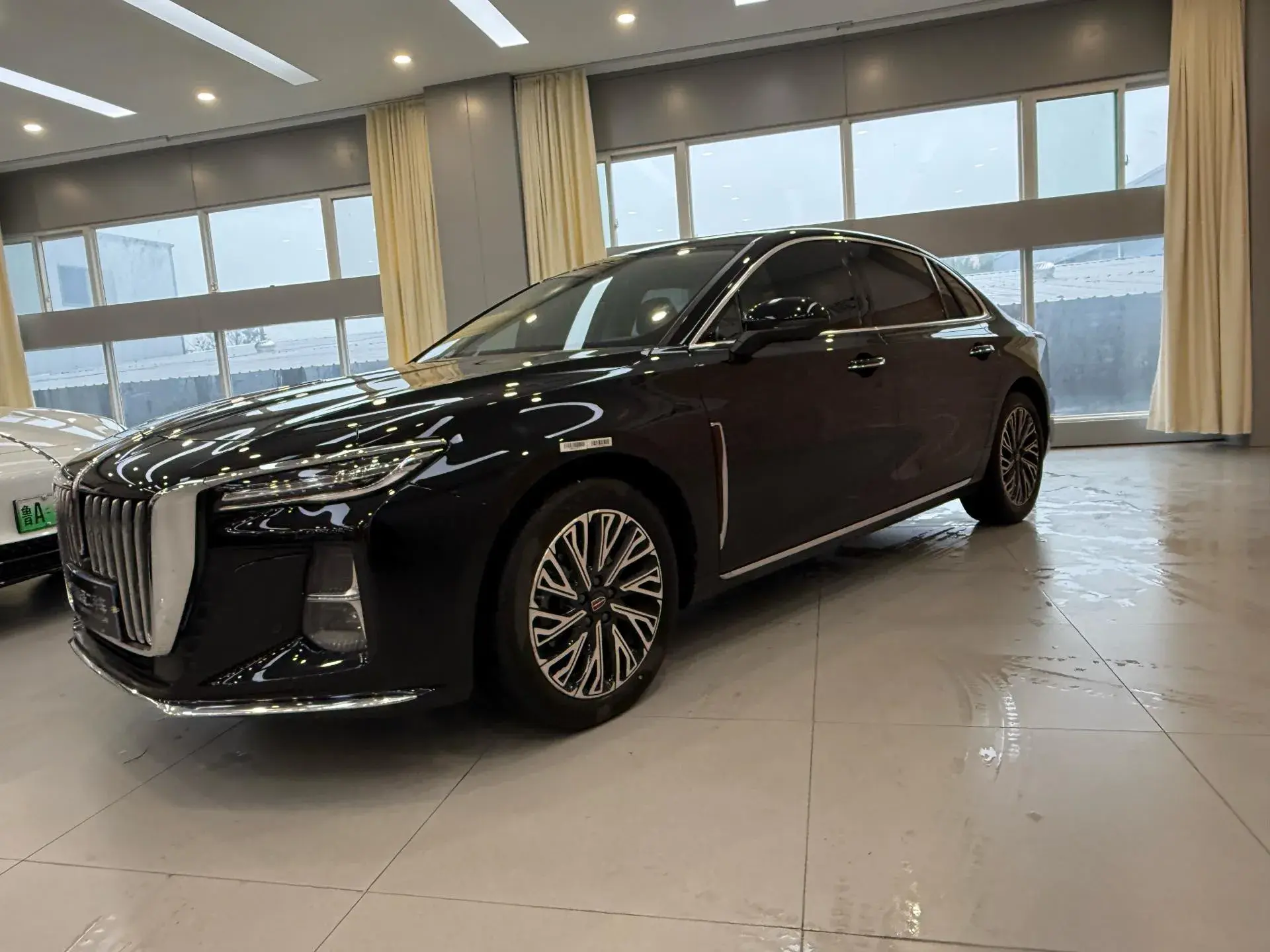2024 HONGQI H5 view 1