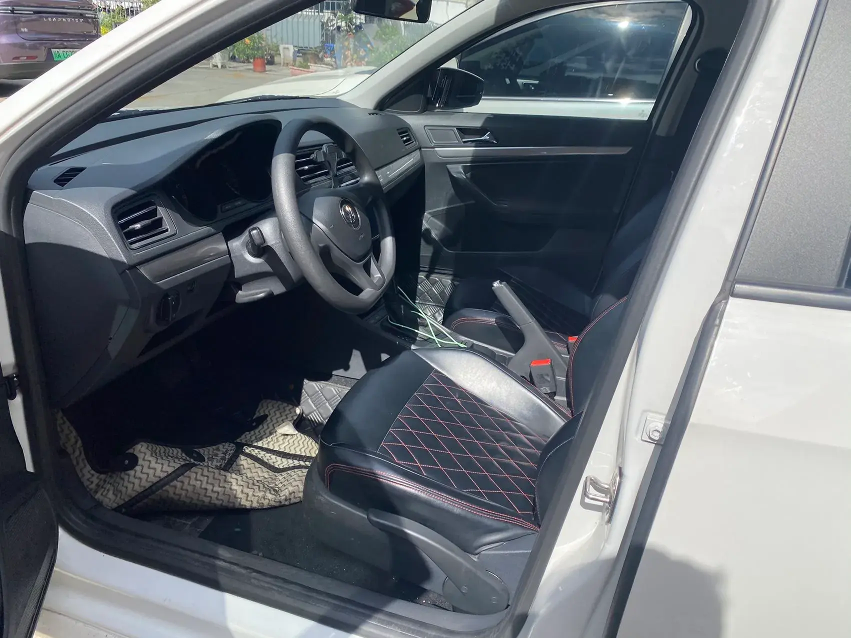 2019 VOLKSWAGEN LAVIDA thumbnail 3