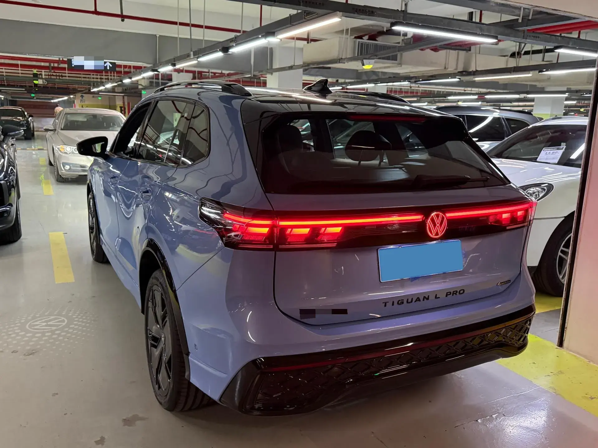 2024 VOLKSWAGEN TIGUAN thumbnail 4