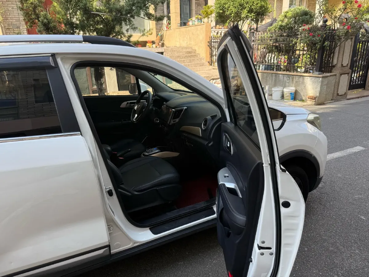 2018 ChangAn CS15 EV BEV 42.92KWH,autocango,china used car exporter,china ev exporter,chinese used car exporter,chinese used ev exporter