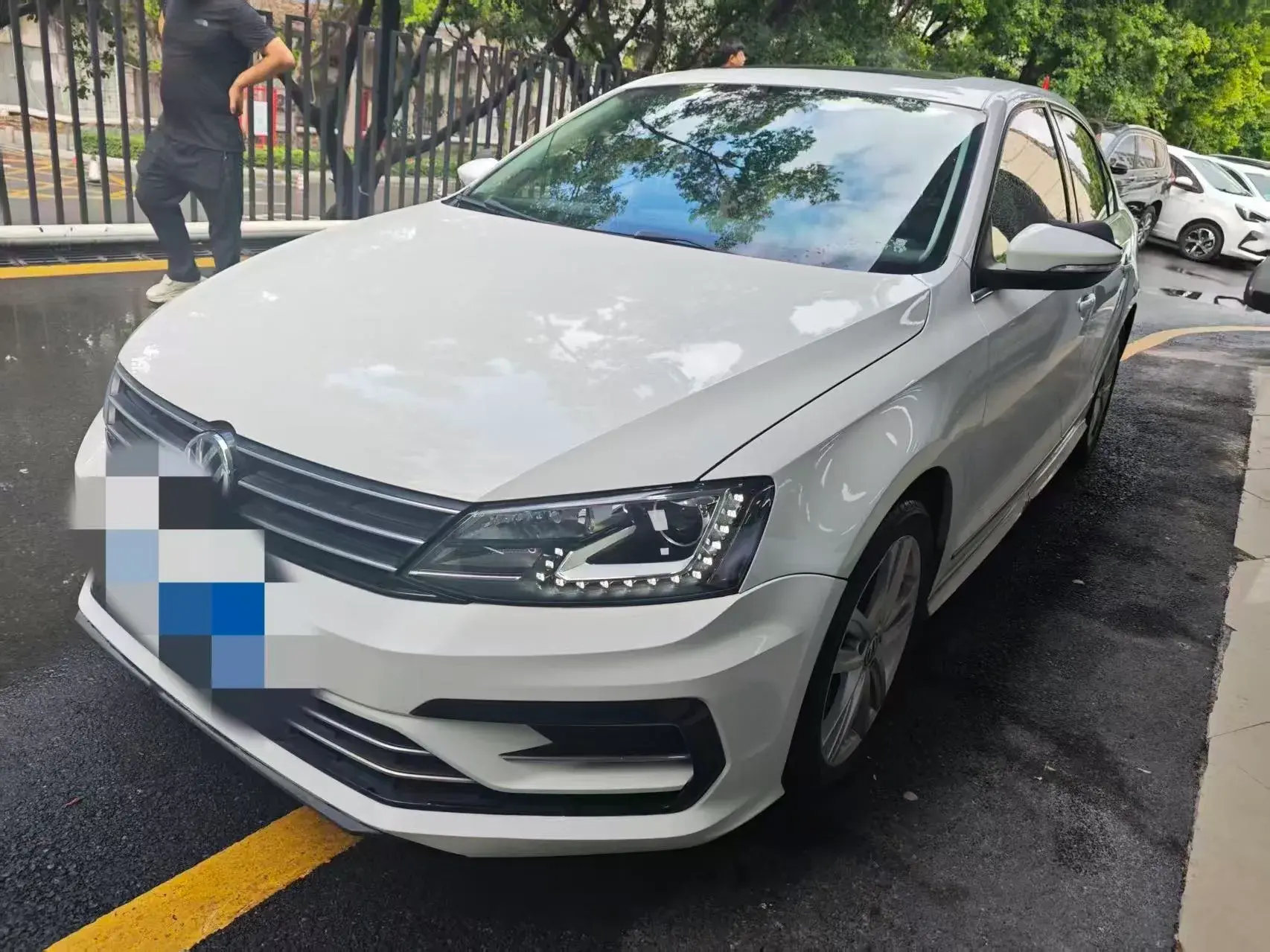 2018 VOLKSWAGEN SAGITAR view 1