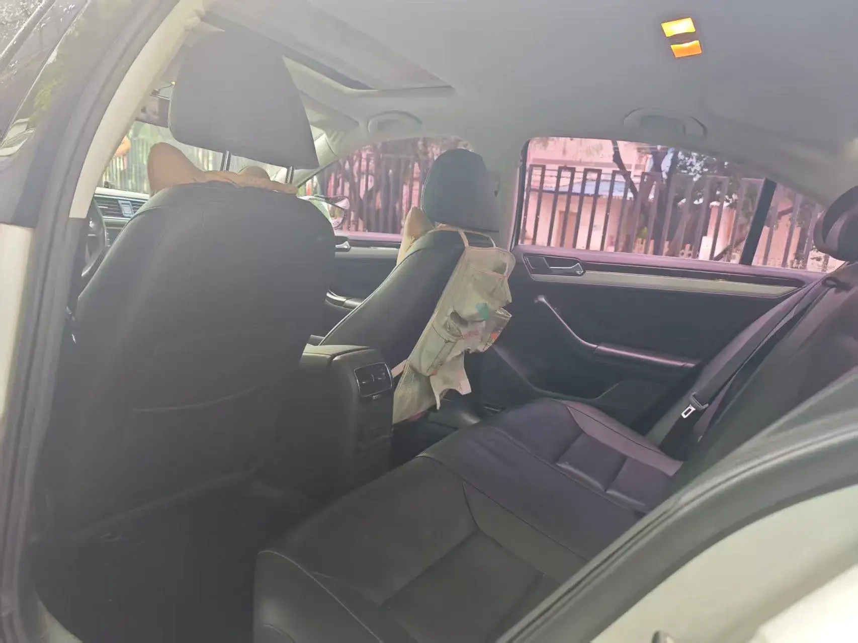 2018 VOLKSWAGEN SAGITAR thumbnail 3