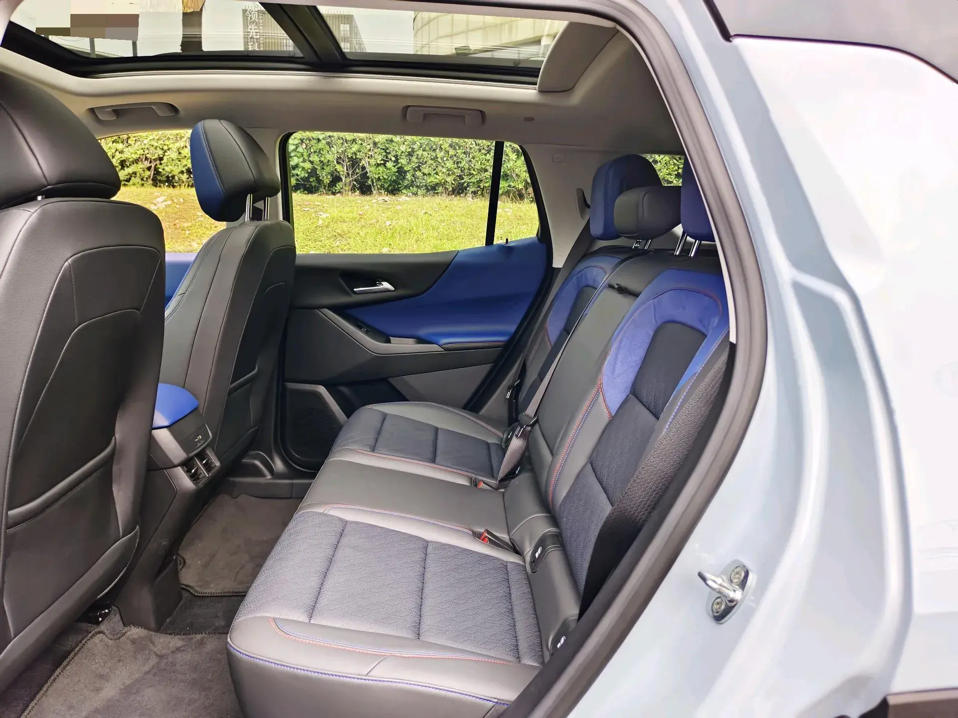 2024 CHEVROLET EQUINOXPLUS thumbnail 3