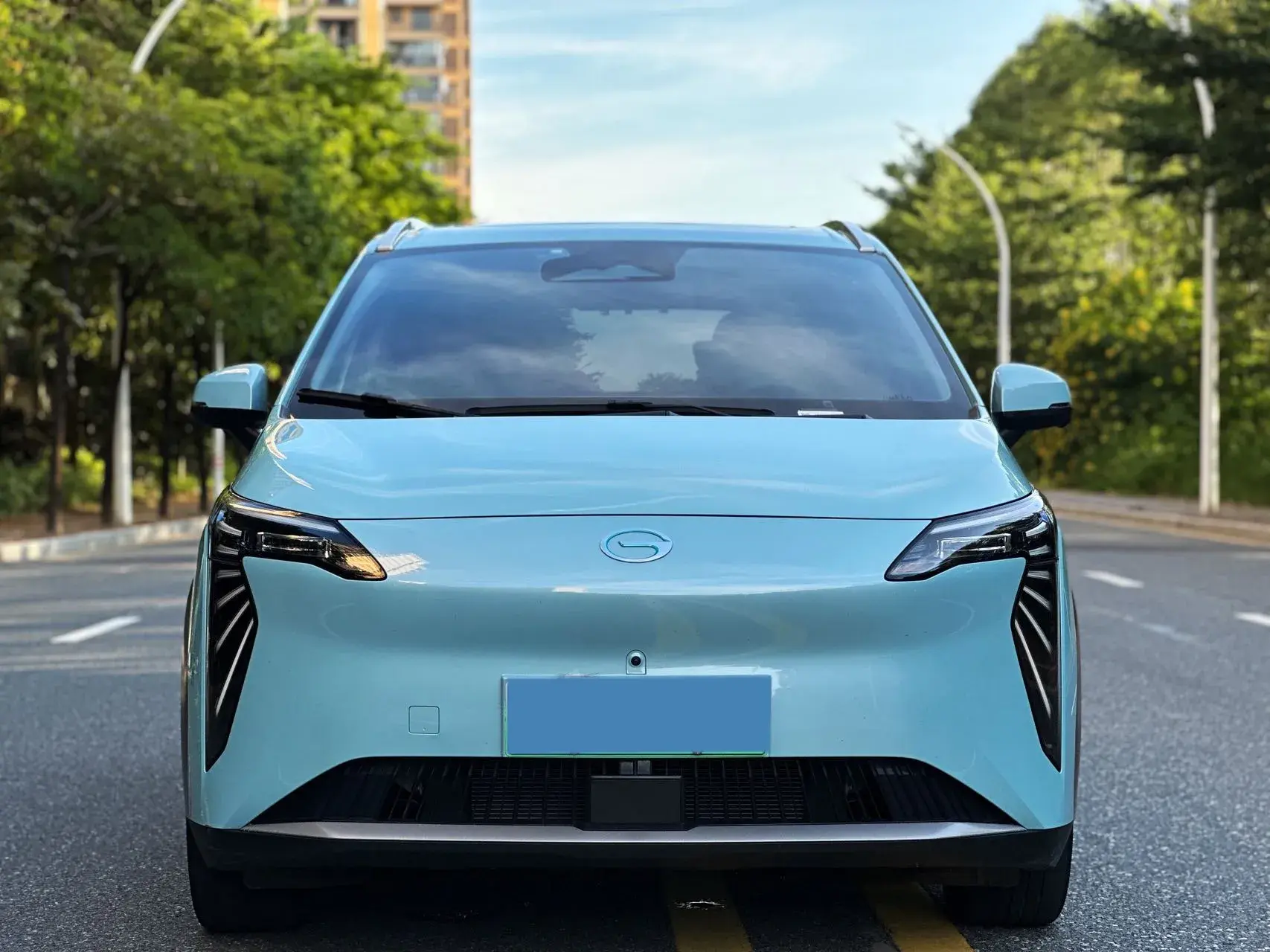 2023 AION Y thumbnail 2