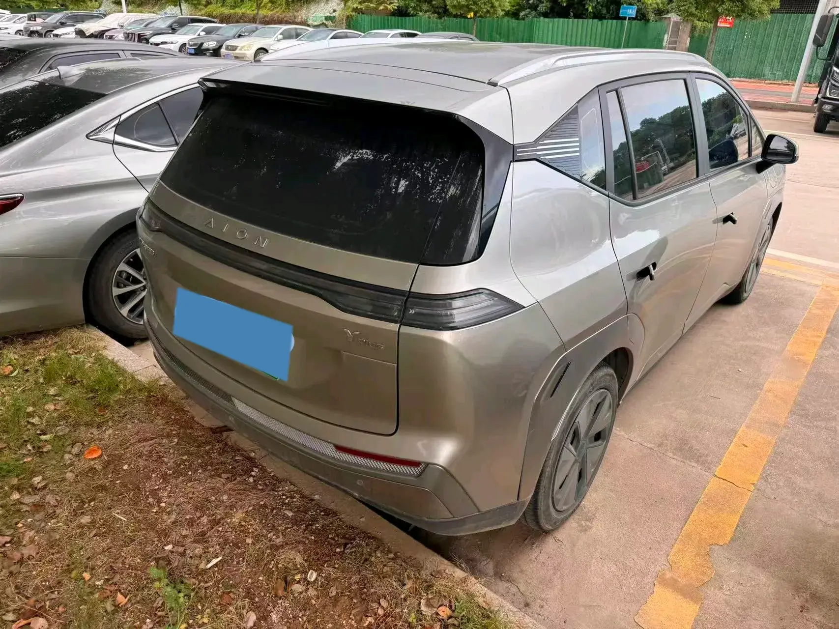 2023 AION Y thumbnail 2