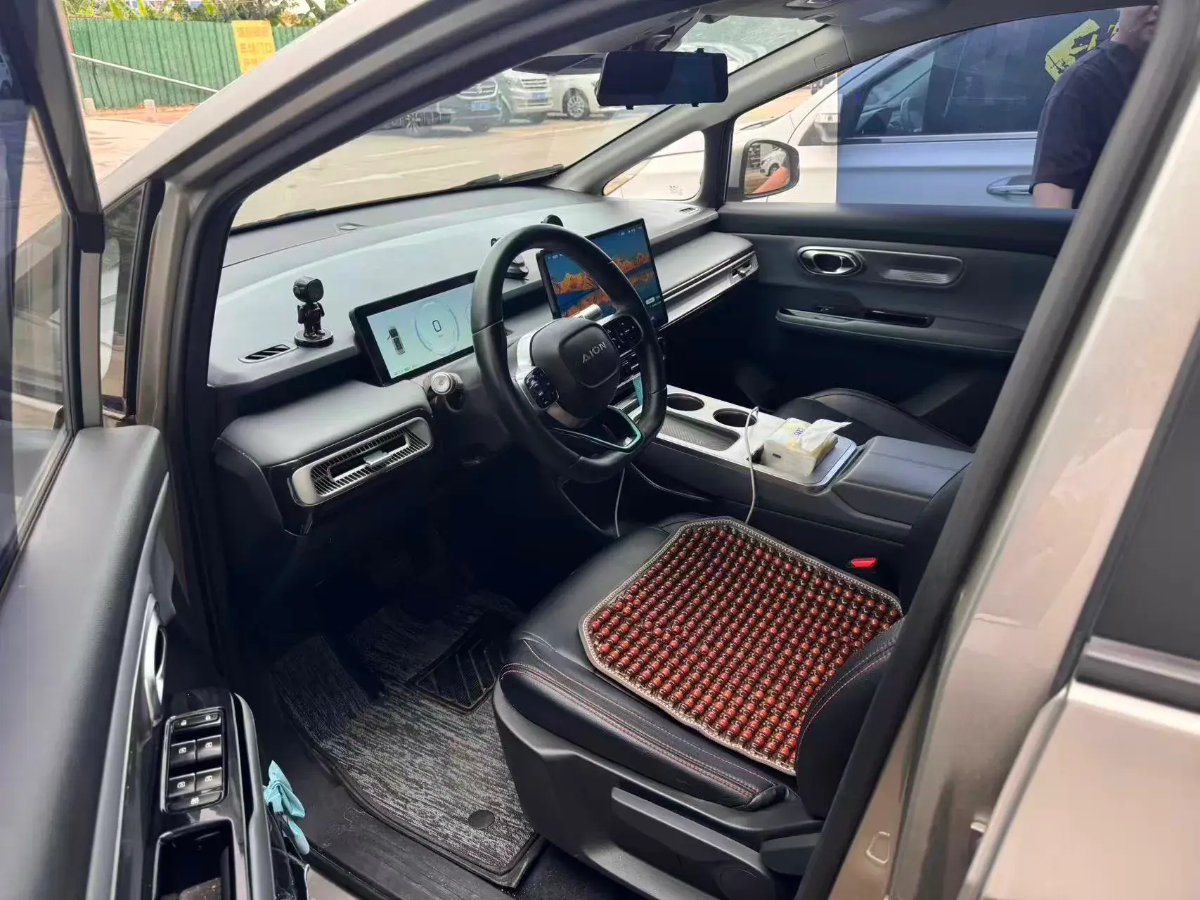 2023 AION Y thumbnail 3