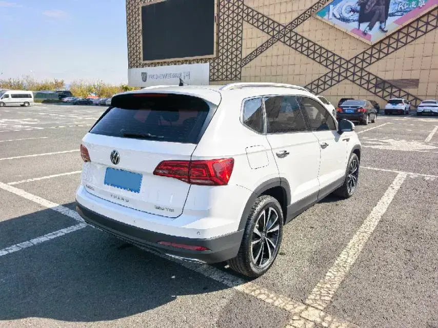 2021 VOLKSWAGEN THARU thumbnail 4