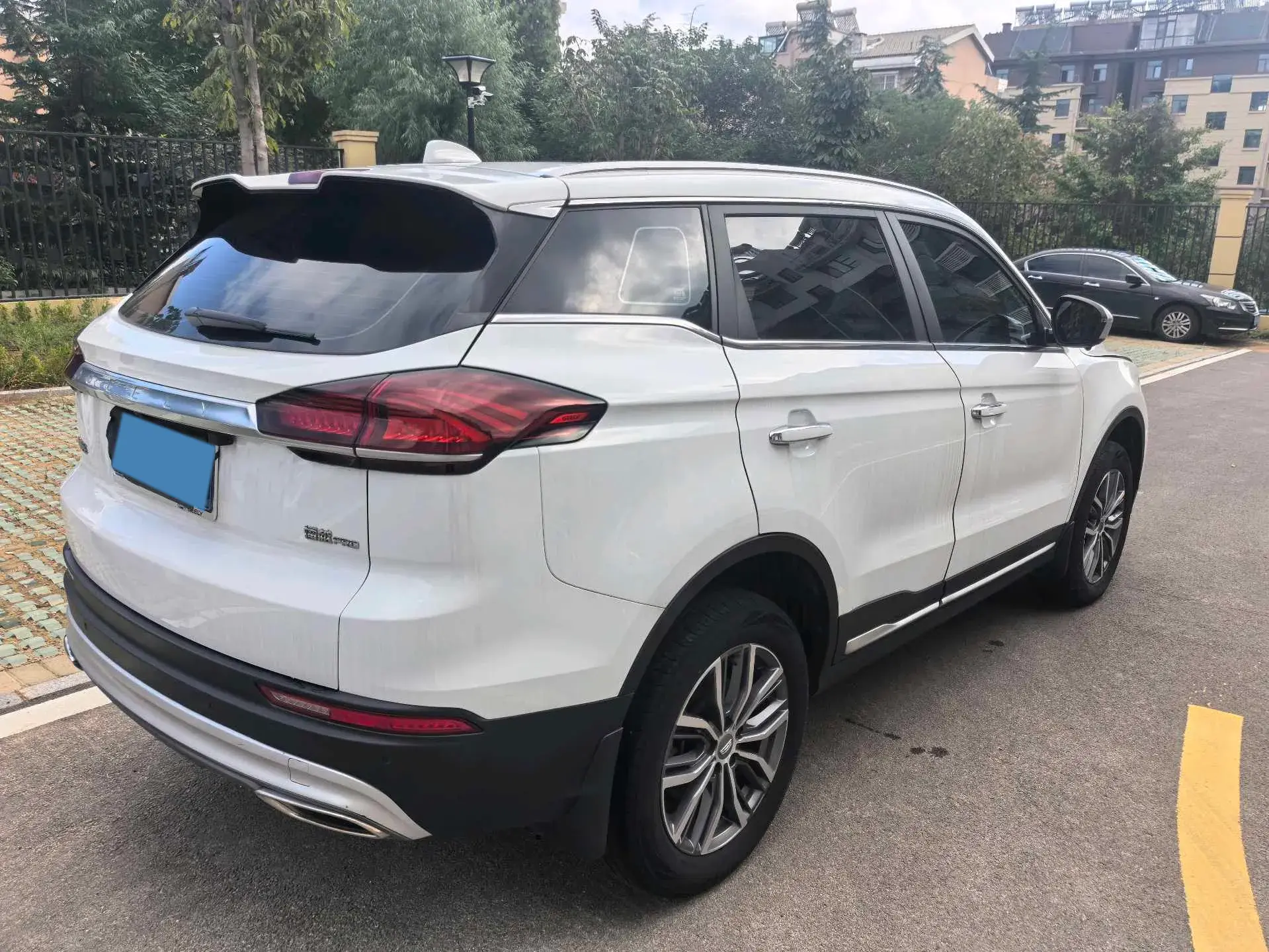 2020 GEELY AZKARRA thumbnail 4