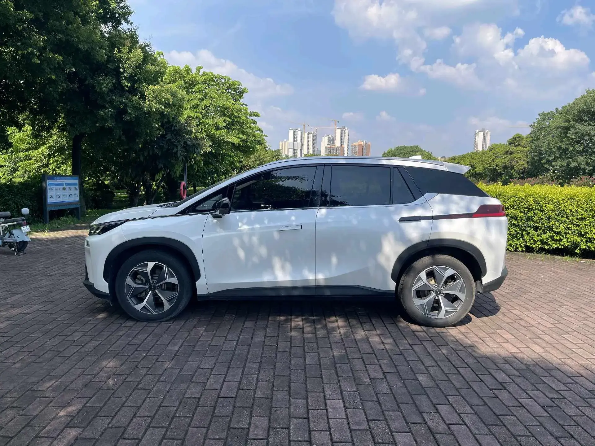 2020 AION V thumbnail 4