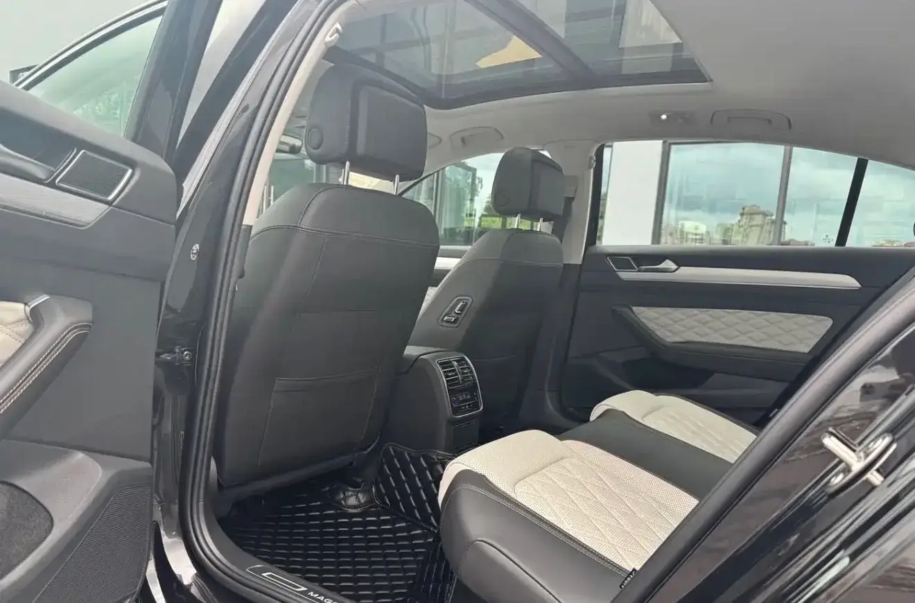 2025 VOLKSWAGEN MAGOTAN thumbnail 4