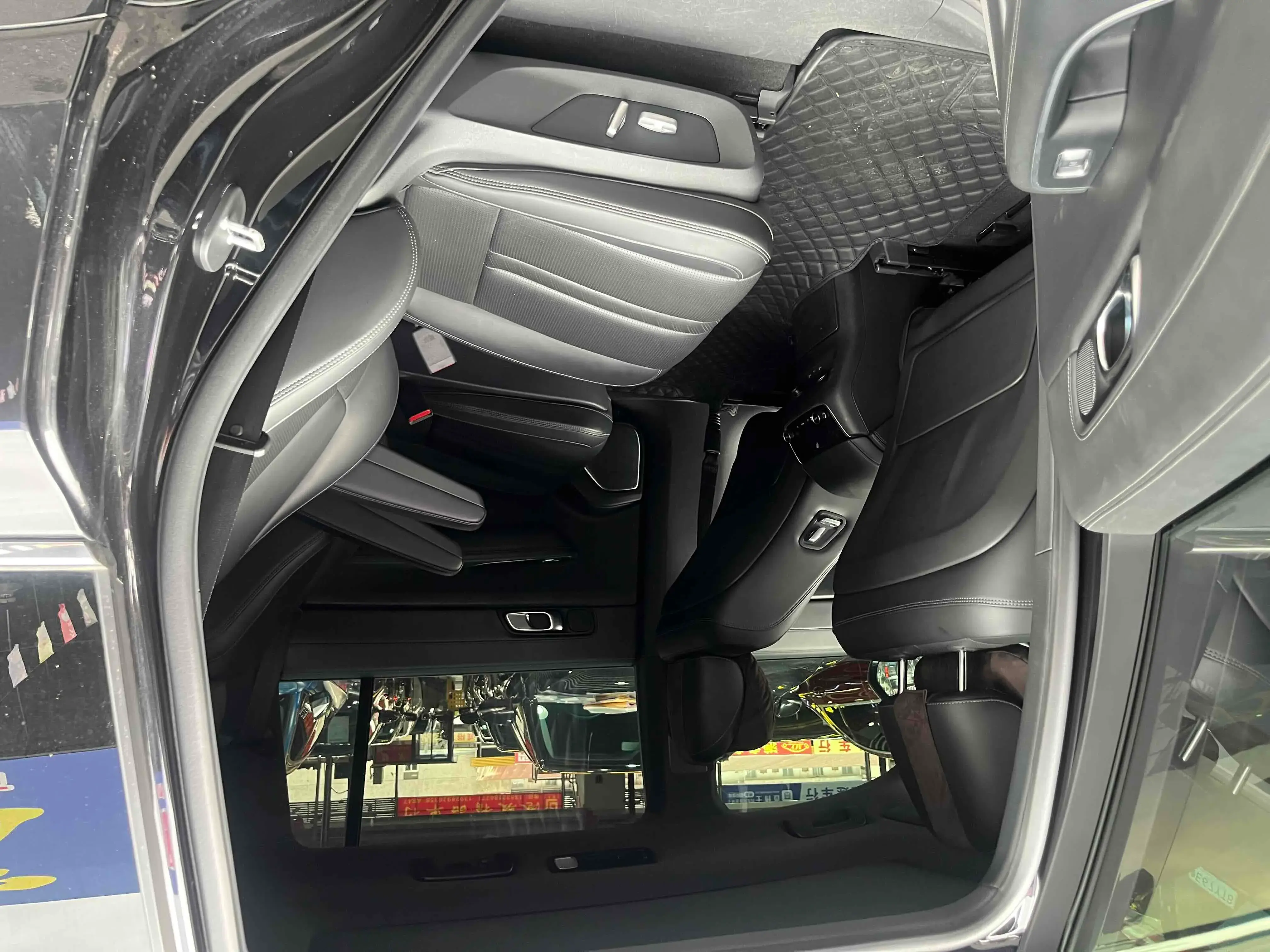 2020 LI ONE thumbnail 3