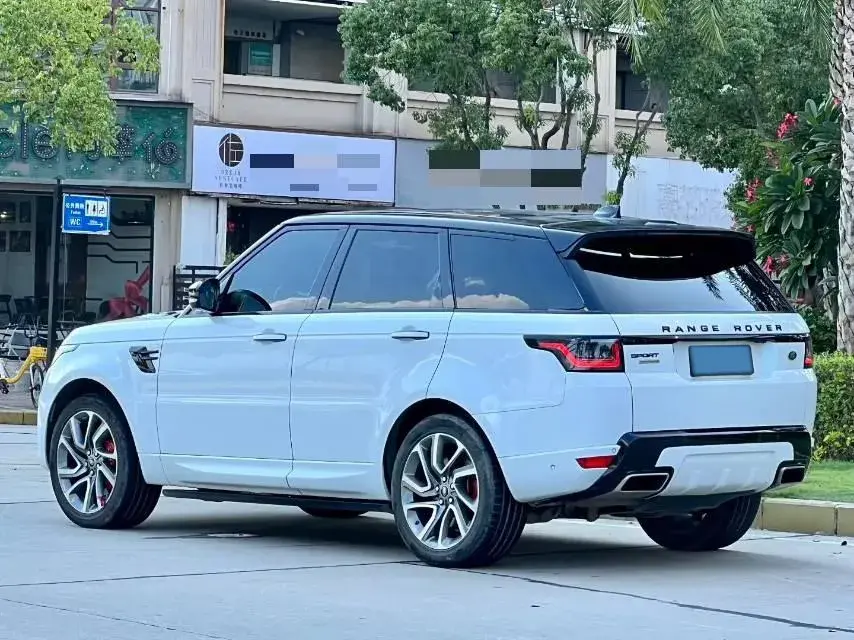 2019 LAND ROVER thumbnail 4