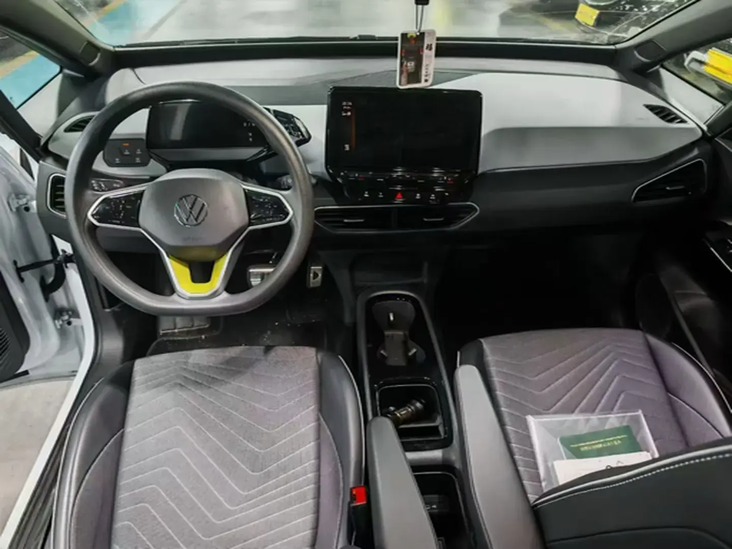 2023 VOLKSWAGEN ID.3 thumbnail 4